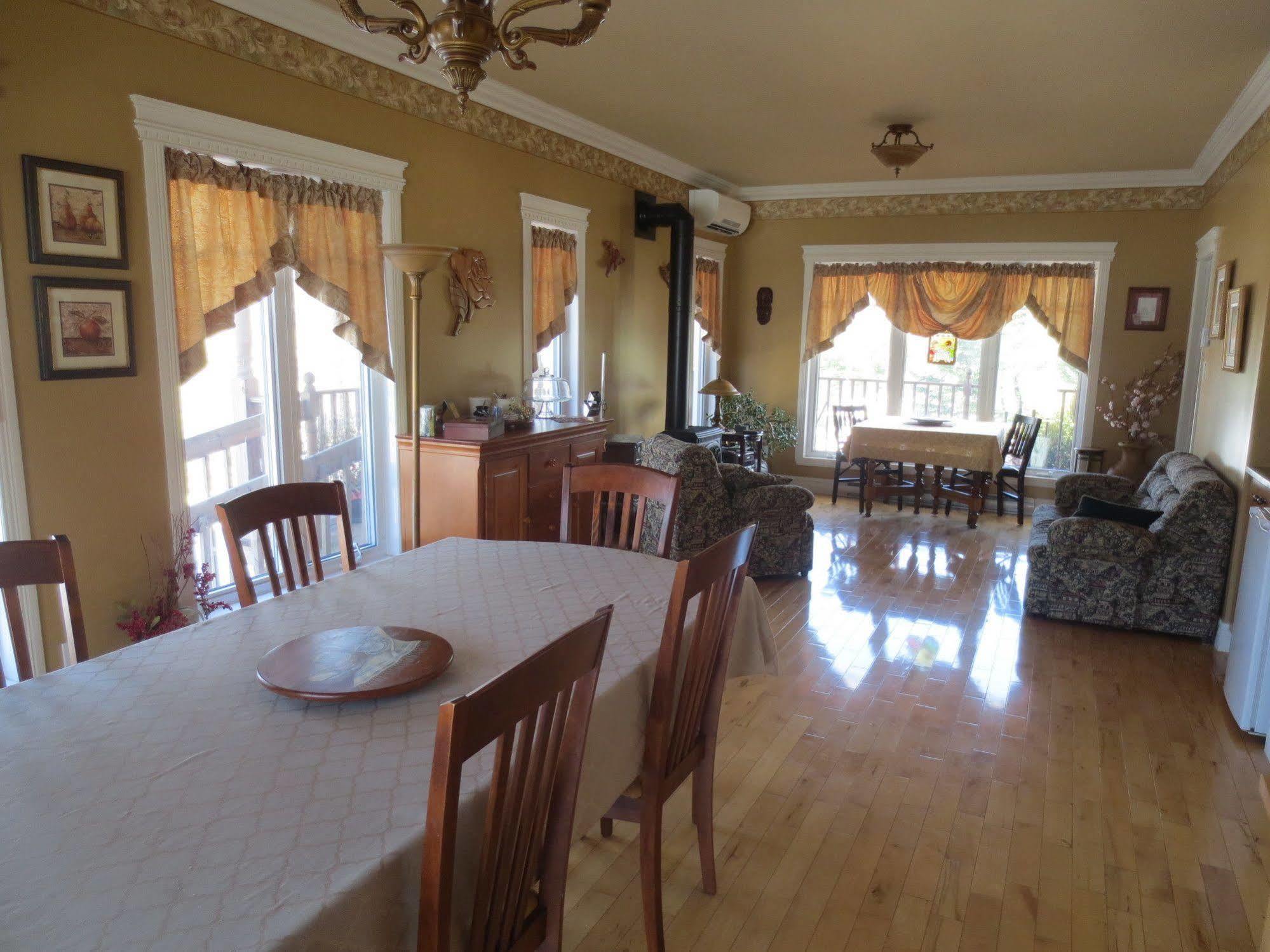 Saint-Basile Au Nidaigle B&B 외부 사진